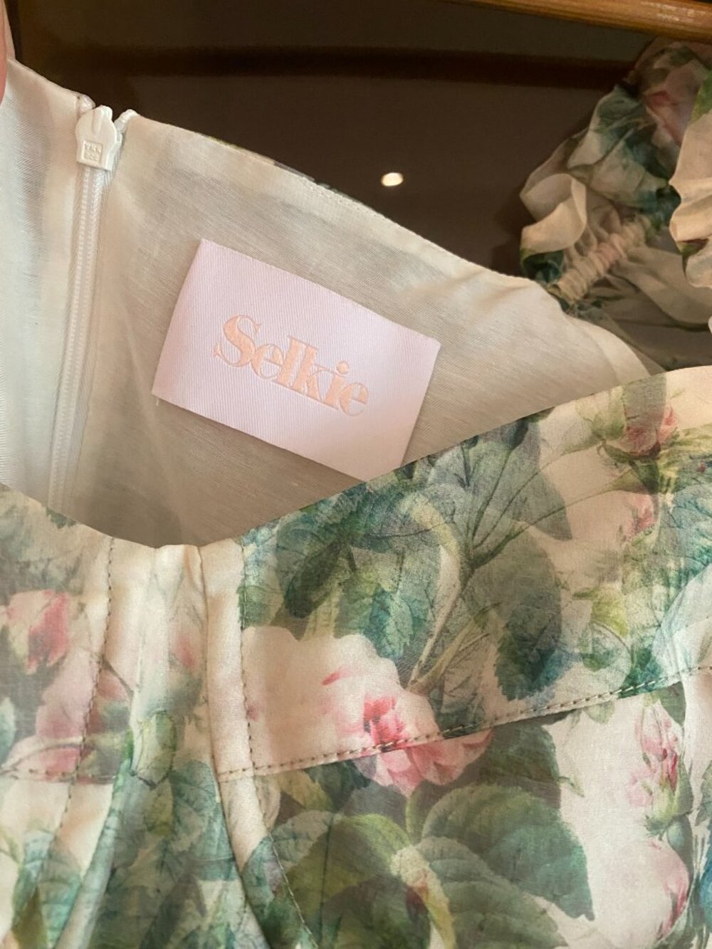 The garden roses silk gauze ritz - Picture 2 of 6